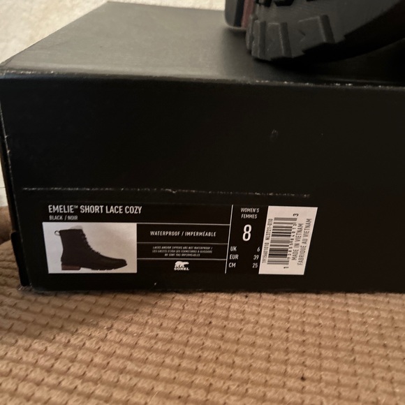 Sorel Emelie Short Lace Up Cozy Boot. Waterproof. Size 8 brand new - Picture 2 of 8